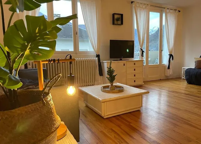 Grand T2 Centre Proche Pistes Et Thermes Apartamento